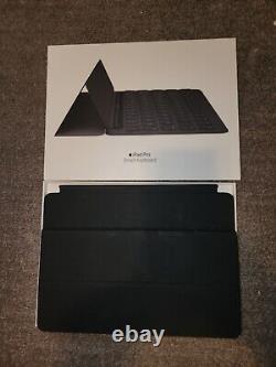 Apple 10.5 Smart Cover Case Folio Gray (MU7P2ZM/A)